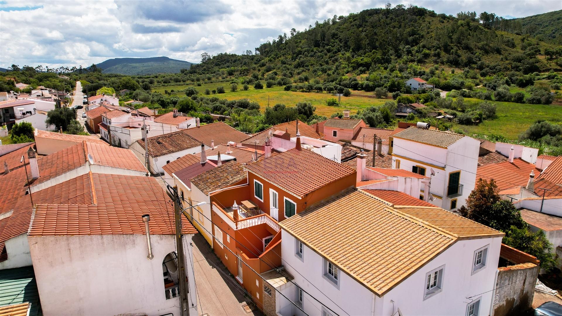 Moradia Geminada T3 Venda em Alte,Loulé