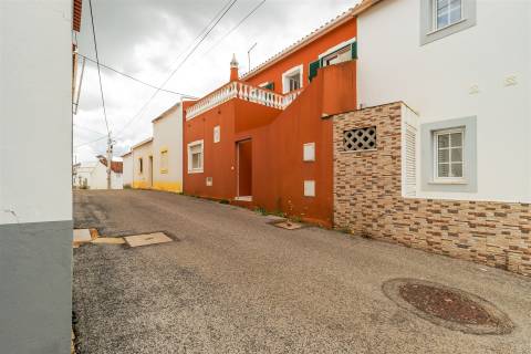 Moradia Geminada T3 Venda em Alte,Loulé