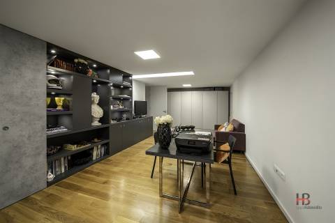 Moradia à Praia da Madalena