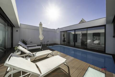 Moradia à Praia da Madalena