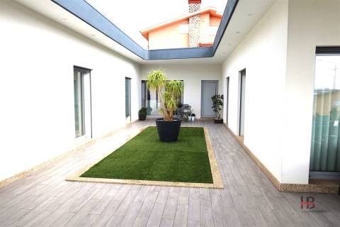 Moradia T3+1 Venda em Gondomar (São Cosme), Valbom e Jovim,Gondomar