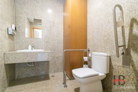 Loja  Arrendamento em Lordelo do Ouro e Massarelos,Porto