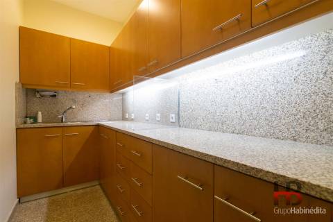 Loja  Arrendamento em Lordelo do Ouro e Massarelos,Porto