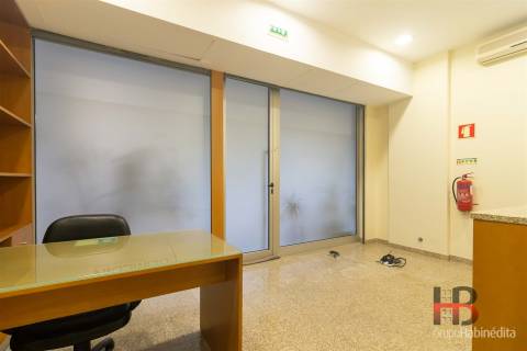 Loja  Arrendamento em Lordelo do Ouro e Massarelos,Porto