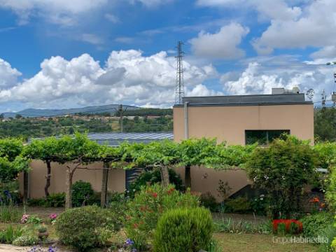 Moradia Rústica T5 Venda em São Vicente de Lafões,Oliveira de Frades