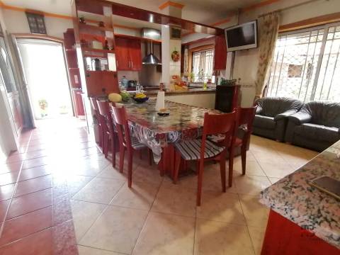 Moradia T5+2 Venda em Milheirós de Poiares,Santa Maria da Feira