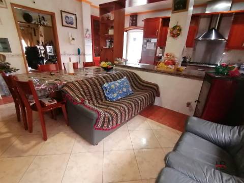 Moradia T5+2 Venda em Milheirós de Poiares,Santa Maria da Feira