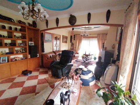 Moradia T5+2 Venda em Milheirós de Poiares,Santa Maria da Feira