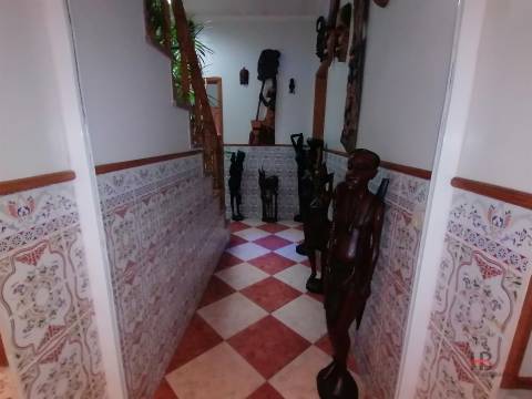 Moradia T5+2 Venda em Milheirós de Poiares,Santa Maria da Feira