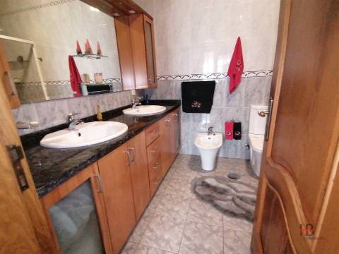 Moradia T5+2 Venda em Milheirós de Poiares,Santa Maria da Feira