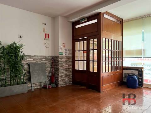 Loja  Venda em Águas Santas,Maia