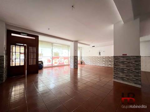 Loja  Venda em Águas Santas,Maia