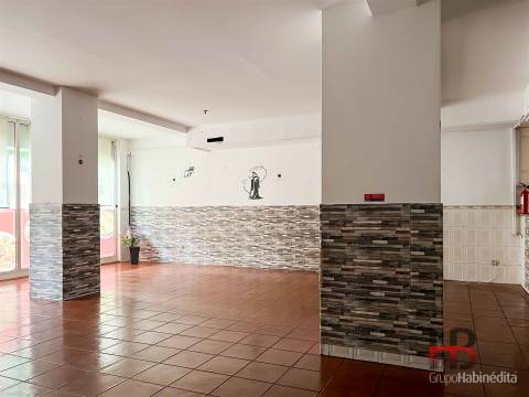 Loja  Venda em Águas Santas,Maia