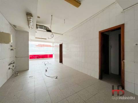 Loja  Venda em Águas Santas,Maia