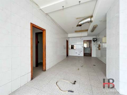 Loja  Venda em Águas Santas,Maia