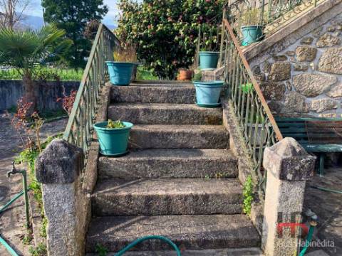 Moradia Geminada T4 Venda em Campo de Besteiros,Tondela