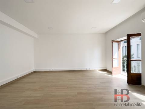 Escritório  Venda em Cedofeita, Santo Ildefonso, Sé, Miragaia, São Nicolau e Vitória,Porto