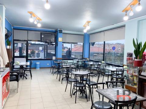 Loja  Venda em Coronado (São Romão e São Mamede),Trofa