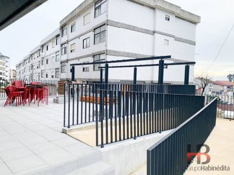 Loja  Venda em Coronado (São Romão e São Mamede),Trofa