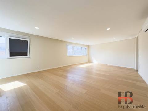 Apartamento T4 Venda em Campanhã,Porto