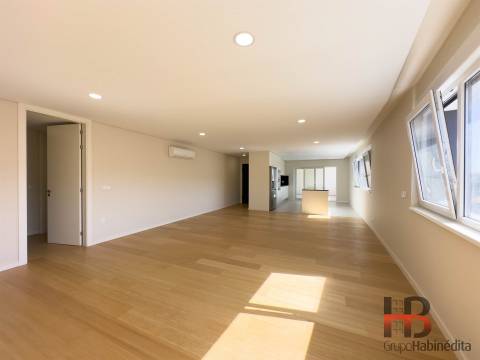 Apartamento T4 Venda em Campanhã,Porto