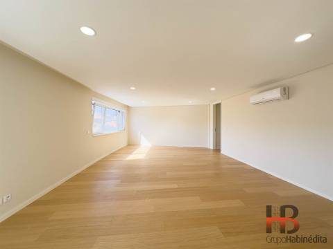 Apartamento T4 Venda em Campanhã,Porto