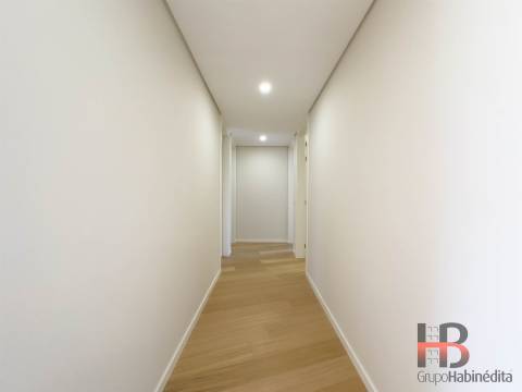 Apartamento T4 Venda em Campanhã,Porto