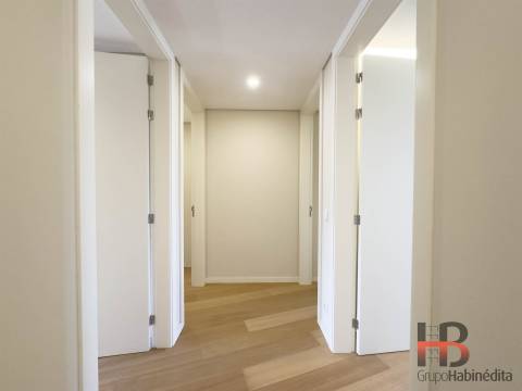 Apartamento T4 Venda em Campanhã,Porto