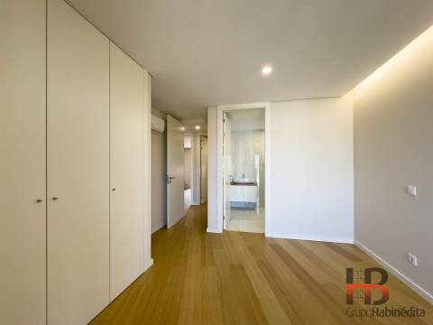 Apartamento T4 Venda em Campanhã,Porto