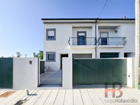 Moradia em Banda T3 Venda em Águas Santas,Maia