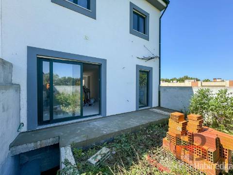 Moradia em Banda T3 Venda em Águas Santas,Maia