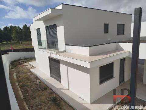 Moradia Isolada T3+1 Venda em Santa Maria da Feira, Travanca, Sanfins e Espargo,Santa Maria da Feira