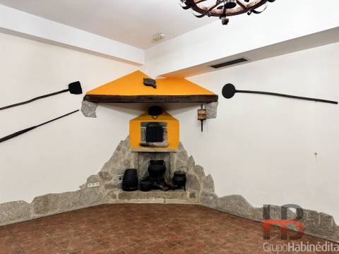 Moradia Isolada >=T10 Venda em São Miguel do Souto e Mosteirô,Santa Maria da Feira