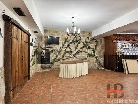 Moradia Isolada >=T10 Venda em São Miguel do Souto e Mosteirô,Santa Maria da Feira