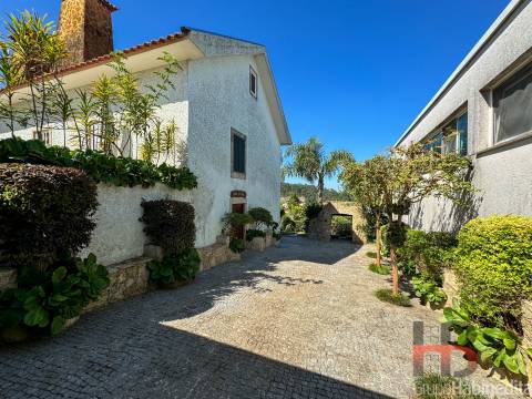 Moradia Isolada >=T10 Venda em São Miguel do Souto e Mosteirô,Santa Maria da Feira