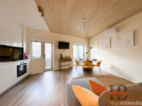 T2 totalmente Remodelado - varandas, ao Bonfim