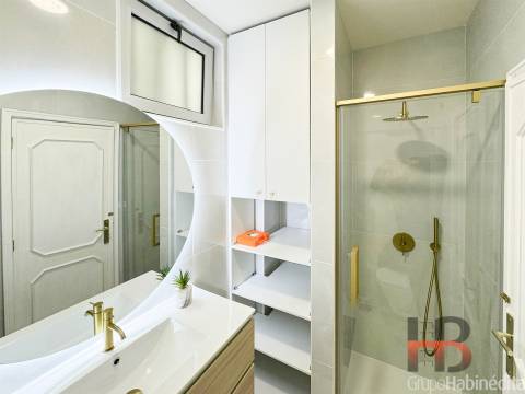 T2 totalmente Remodelado - varandas, ao Bonfim