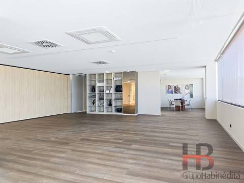 Escritório  Arrendamento em Sandim, Olival, Lever e Crestuma,Vila Nova de Gaia