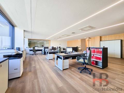 Escritório  Arrendamento em Sandim, Olival, Lever e Crestuma,Vila Nova de Gaia