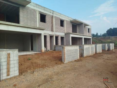 Moradia em Banda T3 Venda em Santa Maria da Feira, Travanca, Sanfins e Espargo,Santa Maria da Feira