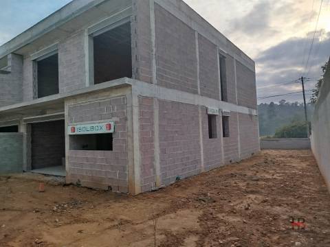 Moradia em Banda T3 Venda em Santa Maria da Feira, Travanca, Sanfins e Espargo,Santa Maria da Feira