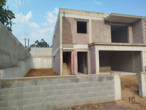 Moradia em Banda T3 Venda em Santa Maria da Feira, Travanca, Sanfins e Espargo,Santa Maria da Feira