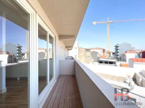 Apartamento T1 com Varanda à Venda na Baixa do Porto | Elegância e Modernidade