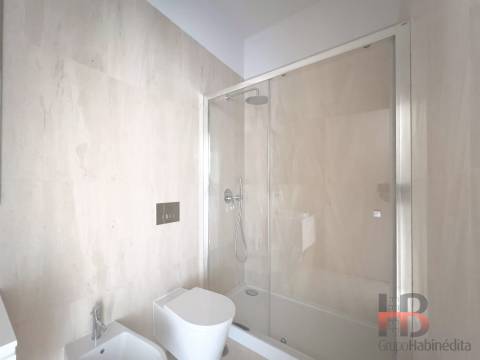 Apartamento T1 com Varanda à Venda na Baixa do Porto | Elegância e Modernidade