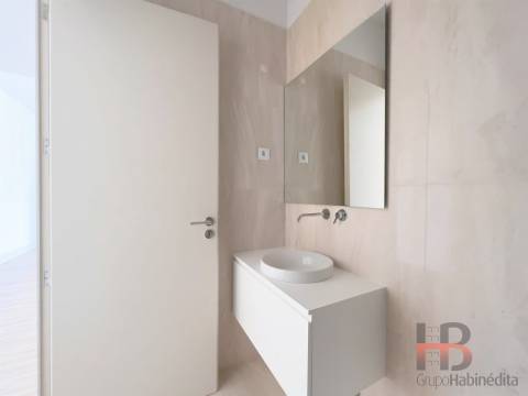 Apartamento T1 com Varanda à Venda na Baixa do Porto | Elegância e Modernidade