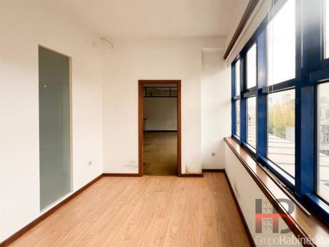 Escritório  Venda em Gondomar (São Cosme), Valbom e Jovim,Gondomar