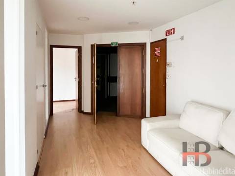 Escritório  Venda em Gondomar (São Cosme), Valbom e Jovim,Gondomar