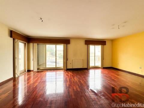 Moradia Geminada T4+1 DUPLEX Venda em Campanhã,Porto