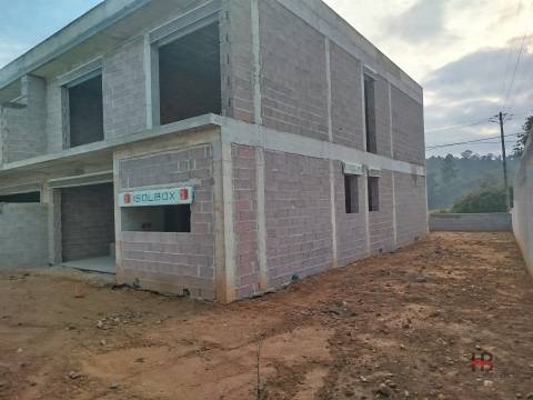 Moradia em Banda T3 Venda em Santa Maria da Feira, Travanca, Sanfins e Espargo,Santa Maria da Feira