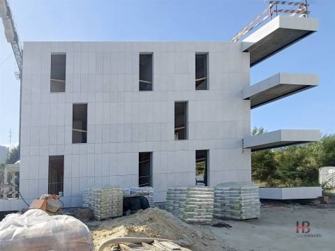 Apartamento T2 Exclusivo | Marina do Freixo | Design Sofisticado